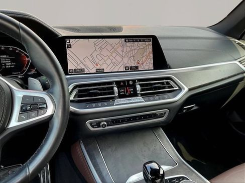 Used 2022 BMW X5 sDrive40i w/ M Sport Package RWD image 11