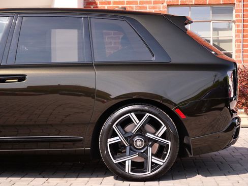 New 2026 Rolls-Royce Cullinan Black Badge AWD/4WD image 23