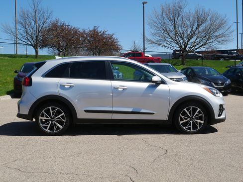 Used 2020 Kia Niro Touring FWD image 5