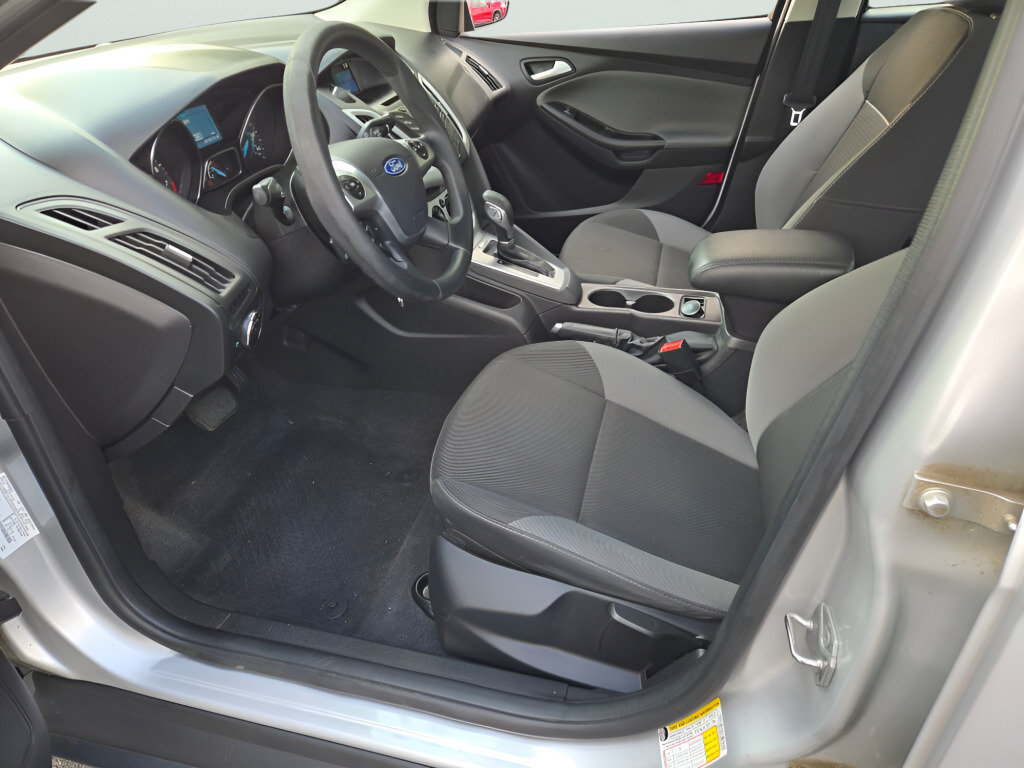 Used 2014 Ford Focus SE FWD image 20