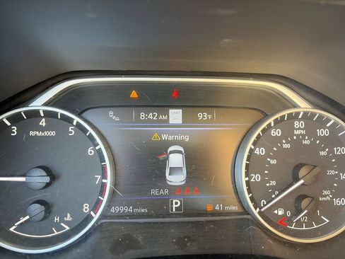 Used 2023 Nissan Maxima Platinum w/ Sport Mat Group FWD image 12