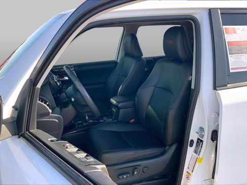 Used 2019 Toyota 4Runner TRD Off-Road Premium AWD/4WD image 8