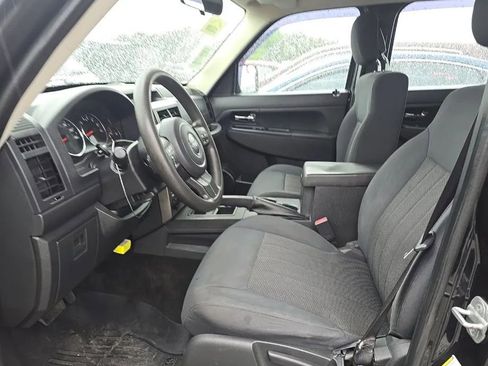 Used 2012 Jeep Liberty Sport AWD/4WD image 5