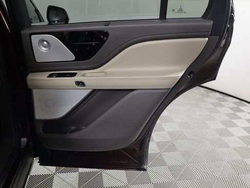 Used 2020 Lincoln Aviator Reserve w/ Equipment Group 202A image 29