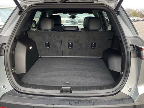 Used 2025 Chevrolet Equinox LT w/ Convenience Package II image 24