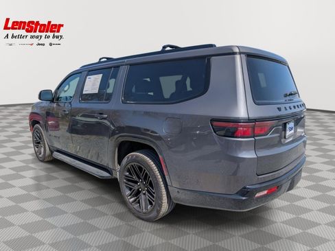 Used 2024 Jeep Wagoneer L Series II w/ Convenience Group I image 3