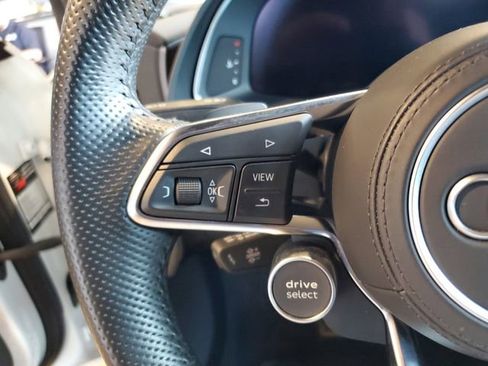 Used 2018 Audi R8 V10 RWD image 22