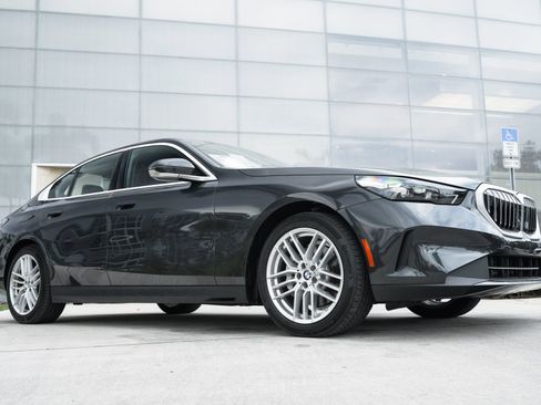 Used 2024 BMW 530i w/ M Sport Package image 1