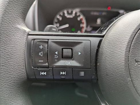 Used 2021 Nissan Rogue S image 12