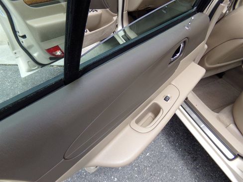 Used 2001 Lincoln Continental image 72