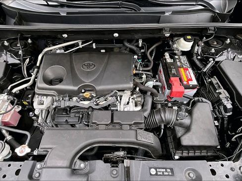 Certified 2020 Toyota RAV4 LE image 28