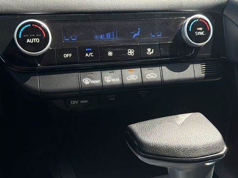 Used 2023 Hyundai Elantra SEL FWD image 23
