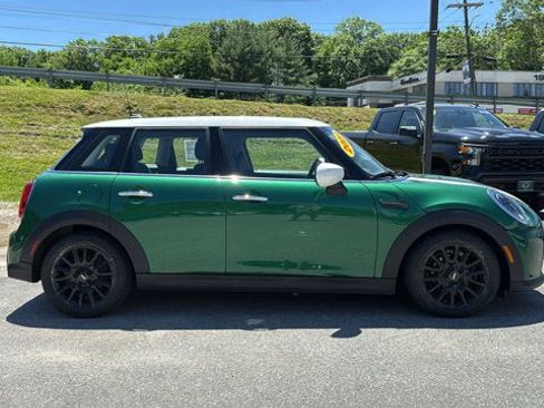 Used 2023 MINI Cooper 4-Door Hardtop FWD image 5