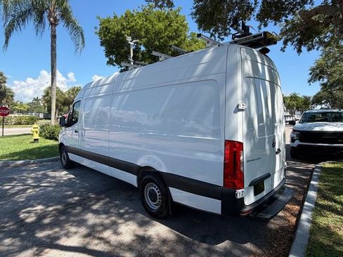 Used 2022 Mercedes-Benz Sprinter 2500 image 5