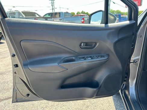 Used 2020 Nissan Versa S FWD image 11