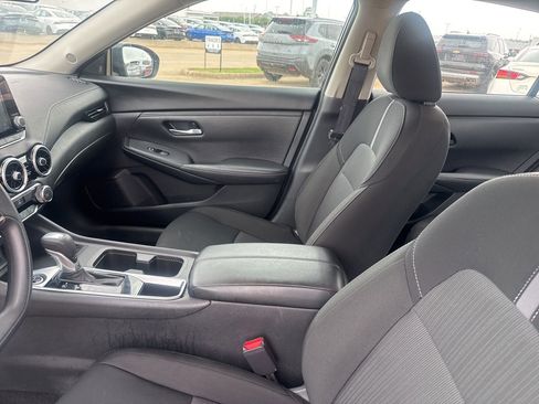 Certified 2025 Nissan Sentra SV image 38