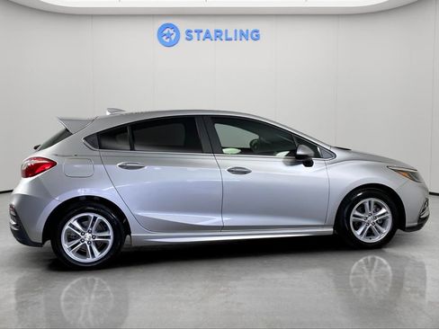 Used 2017 Chevrolet Cruze LT w/ Sun And Sound Package FWD image 11