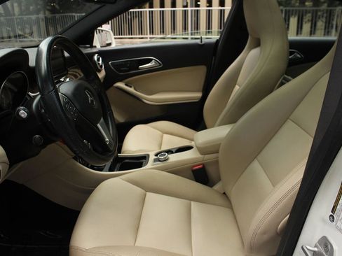 Used 2014 Mercedes-Benz CLA 250 4MATIC image 14