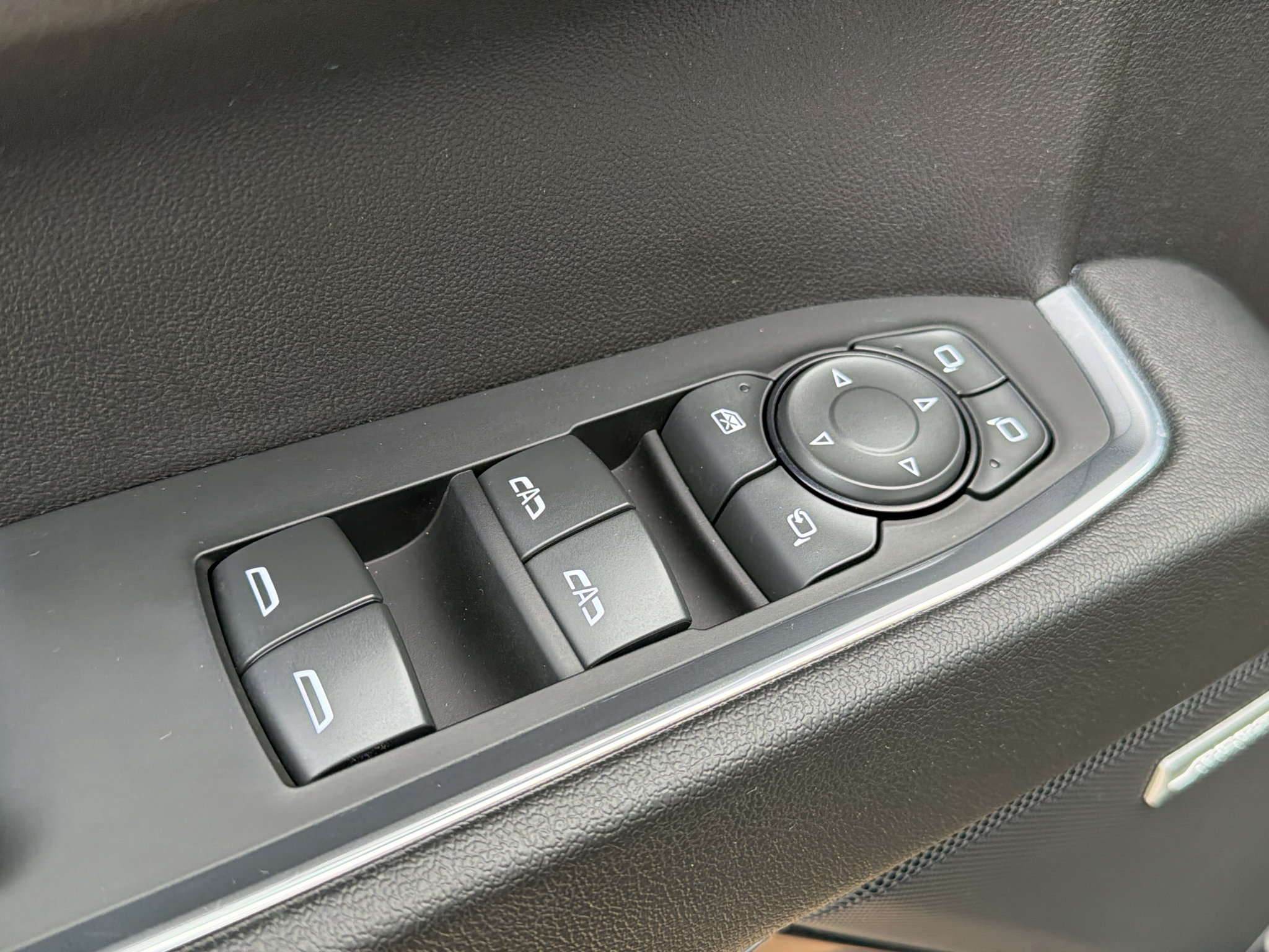 Used 2024 Chevrolet Silverado 1500 LTZ w/ LTZ Premium Package AWD/4WD image 13