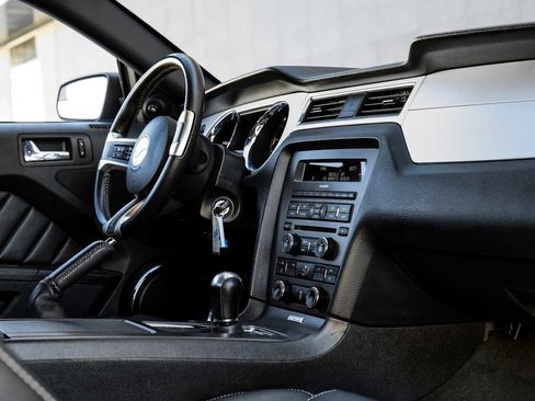 Used 2013 Ford Mustang GT Premium w/ Comfort Pkg image 20