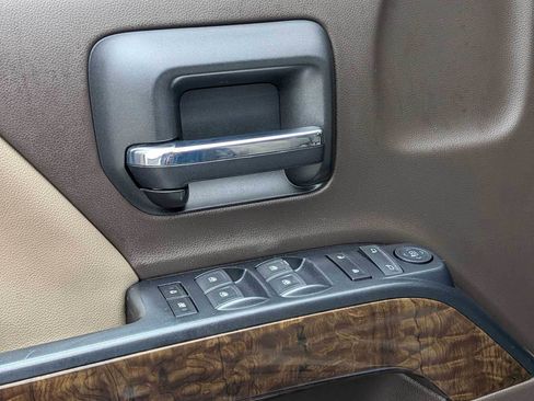 Used 2018 Chevrolet Silverado 1500 LT w/ All Star Edition AWD/4WD image 11