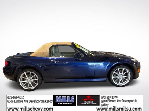 Used 2011 MAZDA MX-5 Miata Grand Touring w/ Premium Pkg image 4
