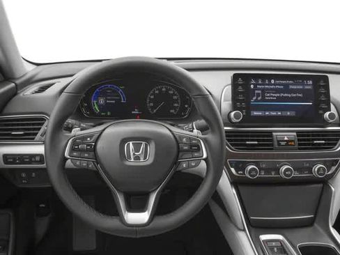 Used 2018 Honda Accord Touring image 7