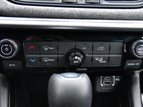 Used 2023 Jeep Compass Sport image 24