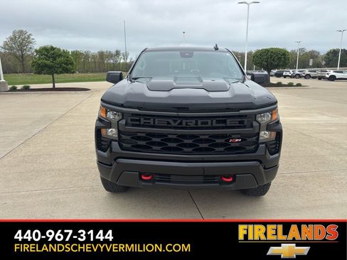 Used 2023 Chevrolet Silverado 1500 Custom Trail Boss w/ LPO, Dark Essentials Package AWD/4WD image 9