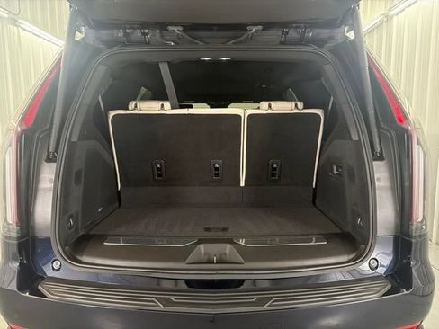 Used 2021 Cadillac Escalade Sport w/ LPO, Illumination Package RWD image 31