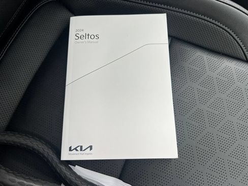 Certified 2024 Kia Seltos EX AWD/4WD image 29