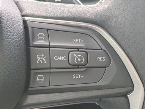 New 2025 Jeep Grand Cherokee L Laredo image 23