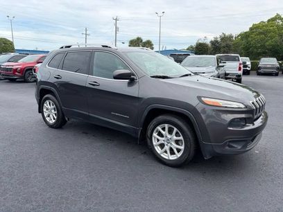 Used 2016 Jeep Cherokee Latitude w/ Cold Weather Group