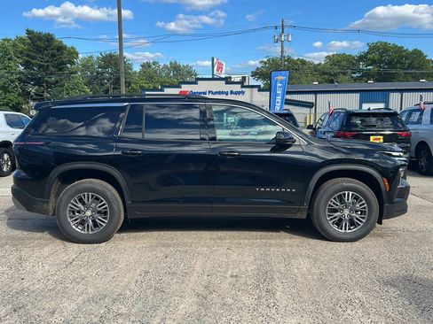 New 2026 Chevrolet Traverse LT w/ LPO, Floor Liner Package AWD/4WD image 6