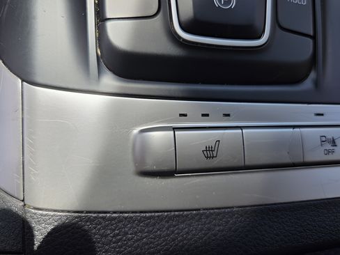 Used 2023 Kia Carnival LX FWD image 22