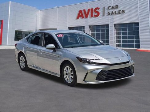 Used 2025 Toyota Camry LE FWD image 3