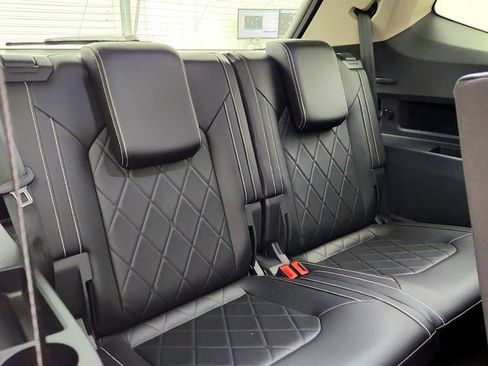 Used 2024 Volkswagen Atlas SEL Premium R-Line image 23