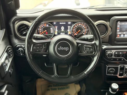 Used 2021 Jeep Gladiator Sport image 18