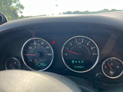 Used 2013 Jeep Wrangler Sport AWD/4WD image 15