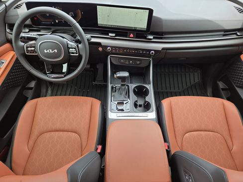 New 2026 Kia Carnival EX FWD image 21