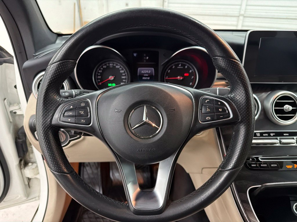 Used 2018 Mercedes-Benz GLC 300 4MATIC image 16