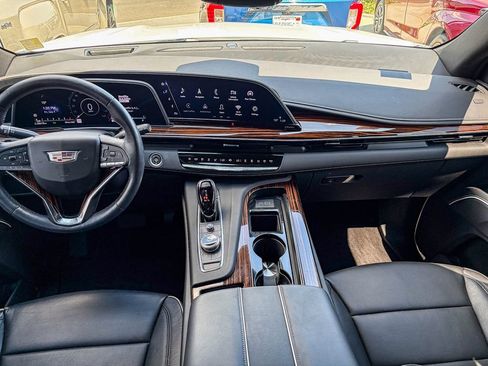 Used 2022 Cadillac Escalade Premium Luxury AWD/4WD image 12
