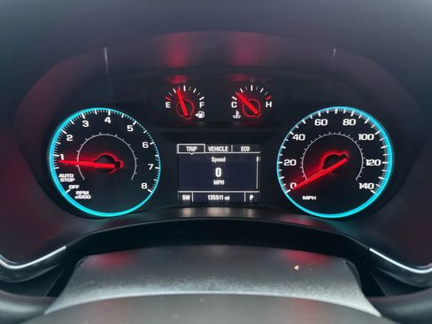 Used 2018 Chevrolet Equinox LT FWD image 22