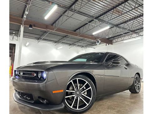 Used 2021 Dodge Challenger R/T w/ Plus Package image 1
