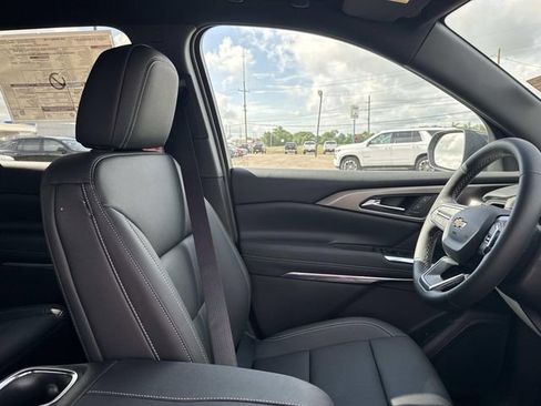 New 2026 Chevrolet Traverse LT w/ Driver Confidence Package FWD image 27