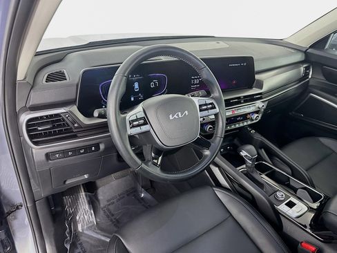 Certified 2025 Kia Telluride S image 9
