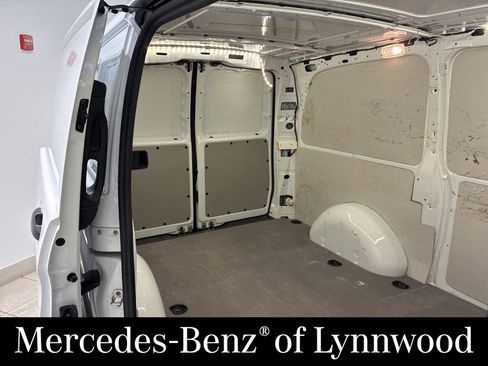 Used 2022 Mercedes-Benz Metris image 6