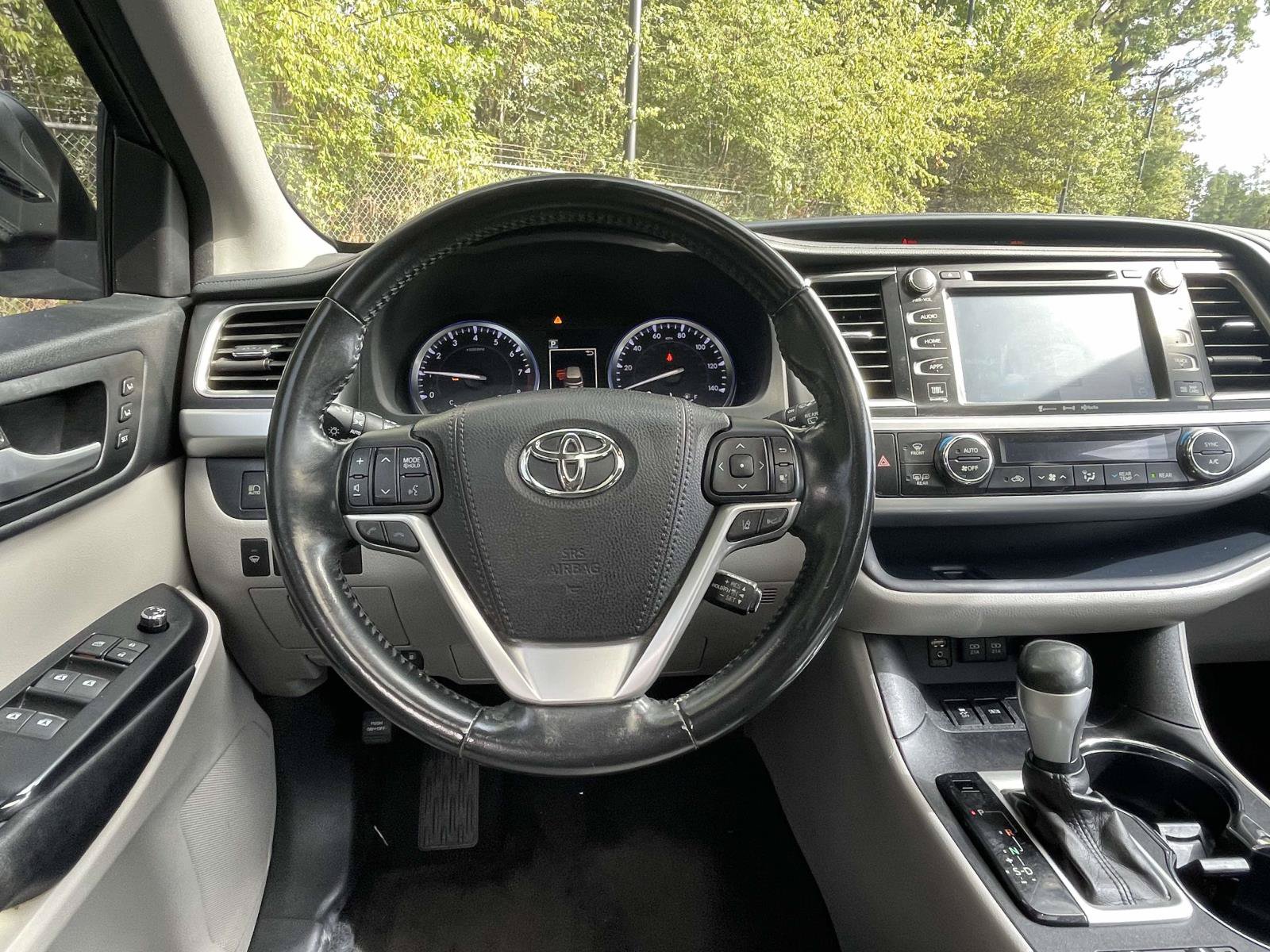 Used 2017 Toyota Highlander Limited FWD image 14