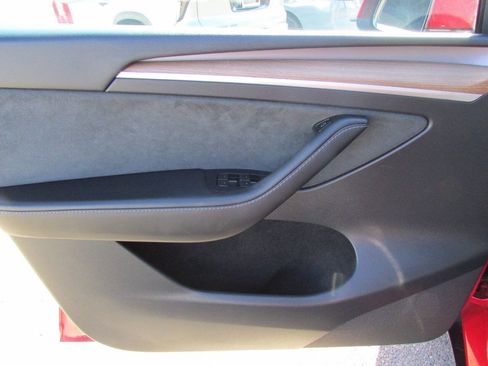 Used 2023 Tesla Model Y Long Range AWD/4WD image 14