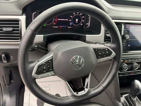 Used 2022 Volkswagen Atlas Cross Sport SEL image 19